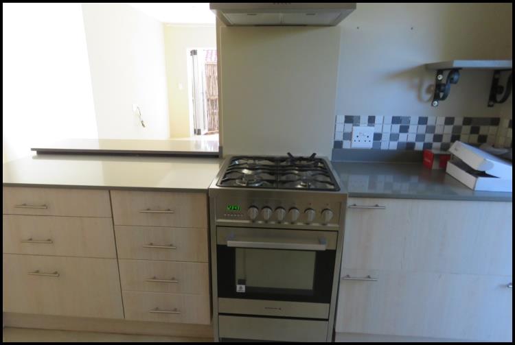 To Let 2 Bedroom Property for Rent in Weltevreden Park Gauteng