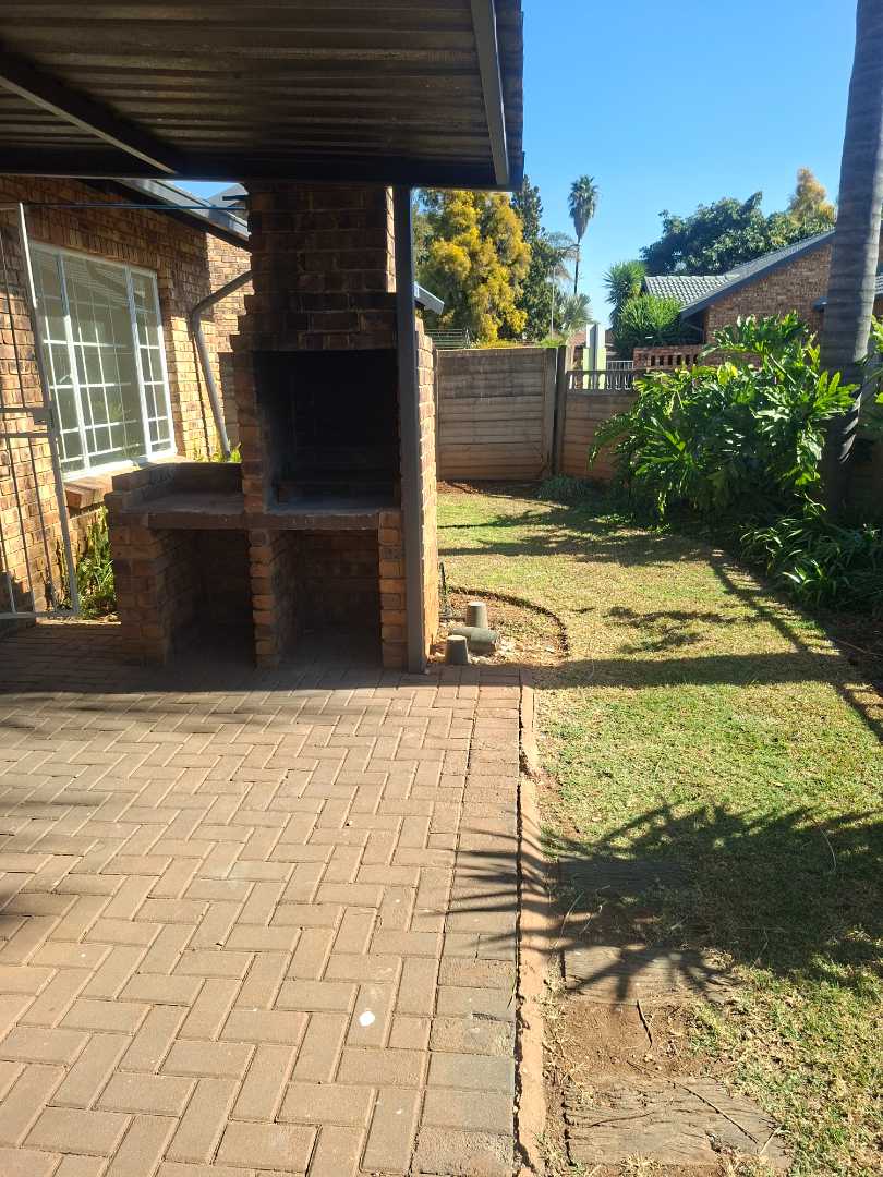 2 Bedroom Property for Sale in Doornpoort Gauteng