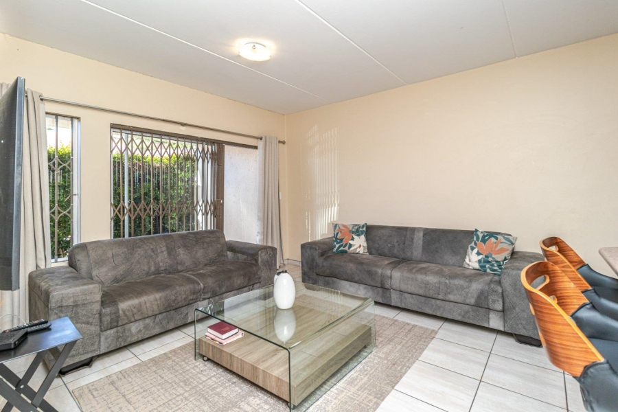 2 Bedroom Property for Sale in Wilgeheuwel Gauteng