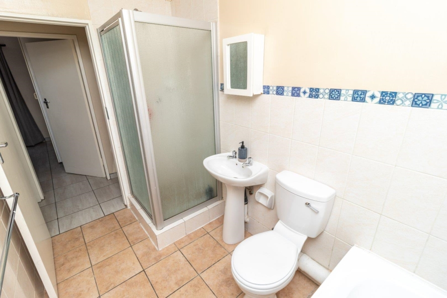 2 Bedroom Property for Sale in Wilgeheuwel Gauteng