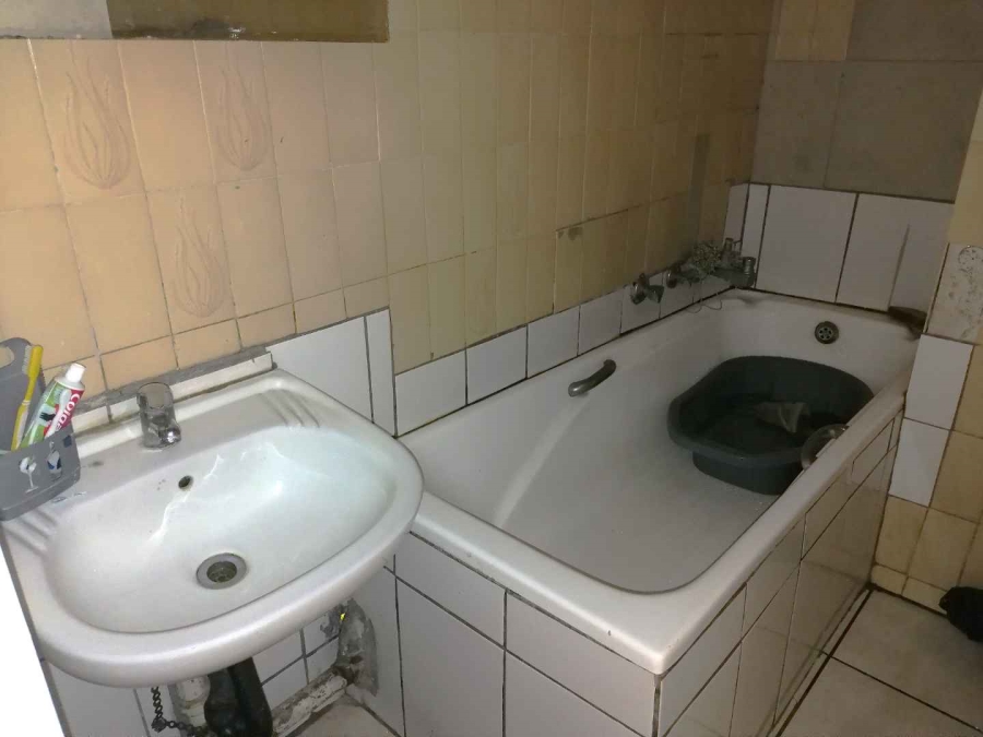 2 Bedroom Property for Sale in Yeoville Gauteng