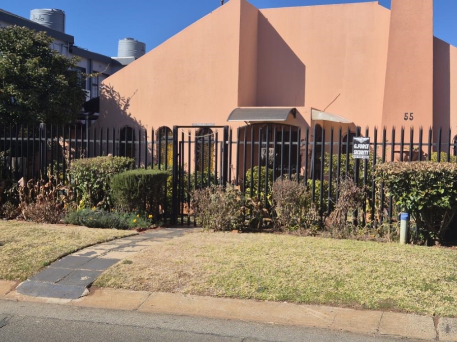 5 Bedroom Property for Sale in Lenasia Ext 1 Gauteng