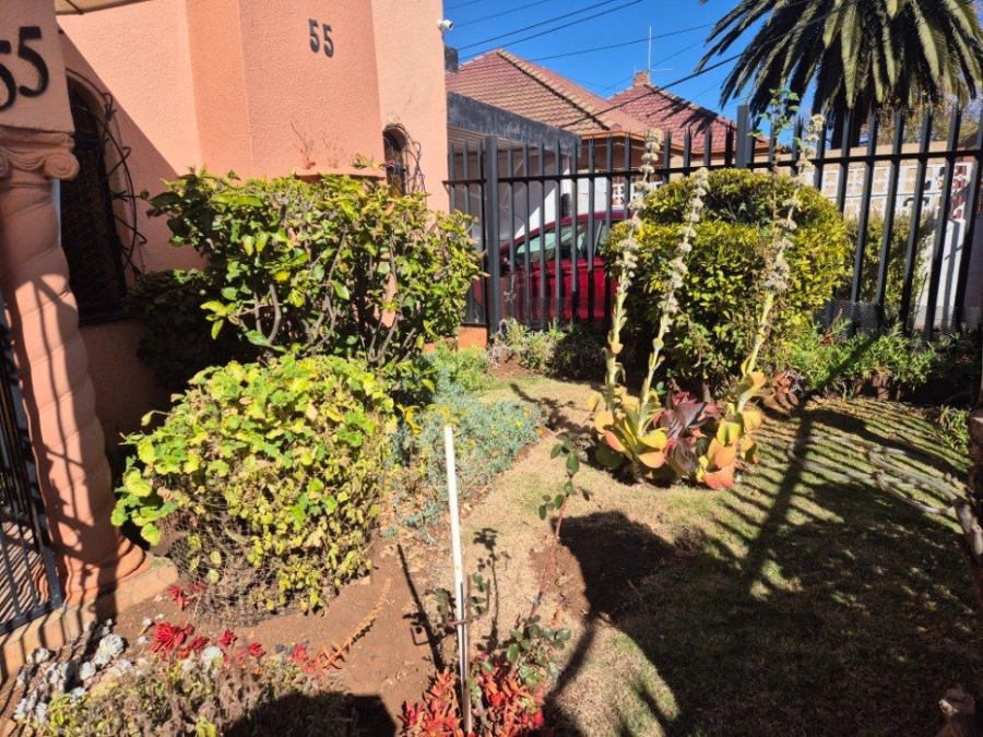 5 Bedroom Property for Sale in Lenasia Ext 1 Gauteng
