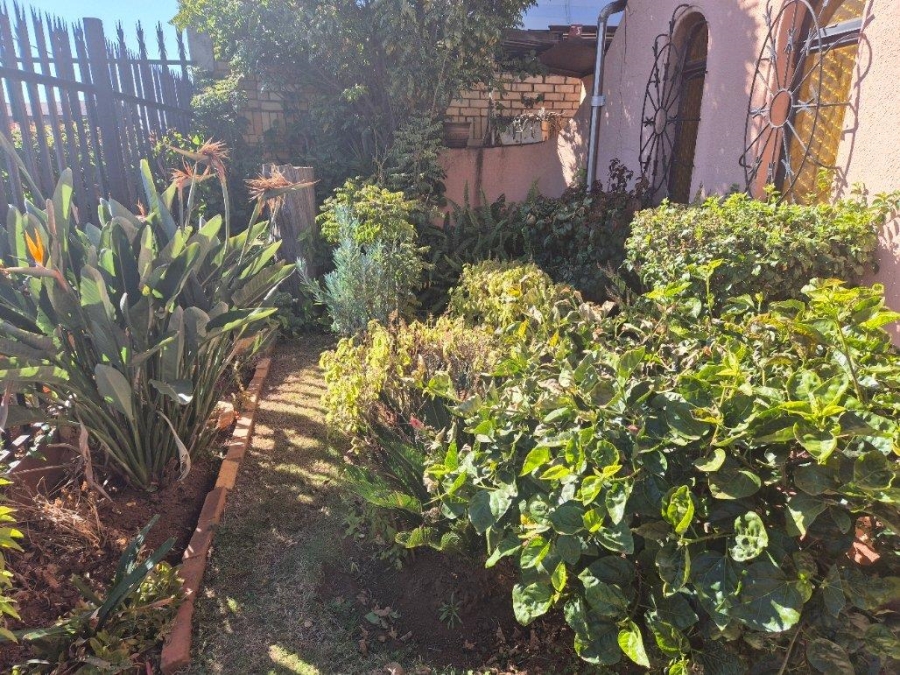 5 Bedroom Property for Sale in Lenasia Ext 1 Gauteng