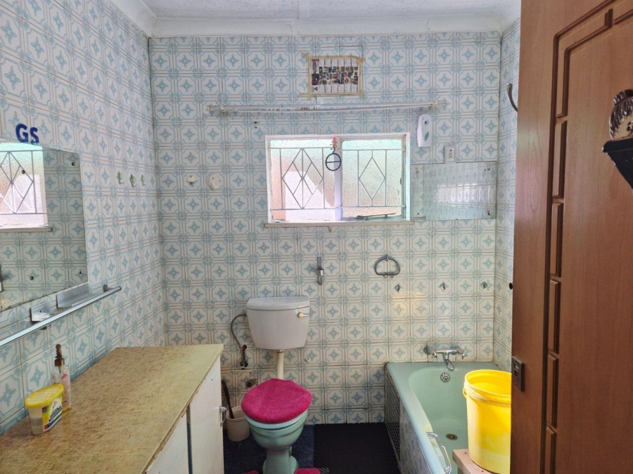 5 Bedroom Property for Sale in Lenasia Ext 1 Gauteng