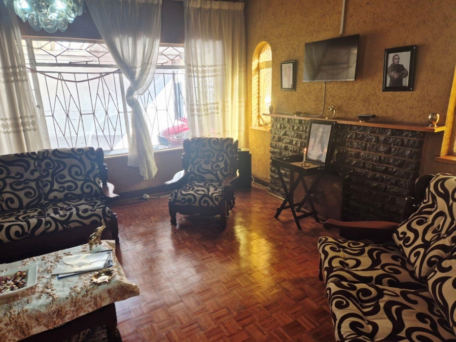 5 Bedroom Property for Sale in Lenasia Ext 1 Gauteng