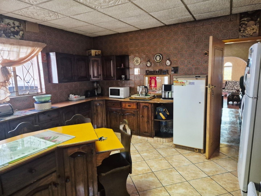 5 Bedroom Property for Sale in Lenasia Ext 1 Gauteng