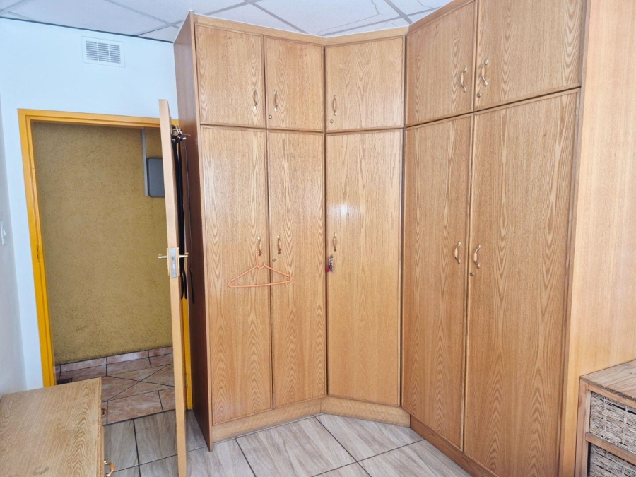 5 Bedroom Property for Sale in Lenasia Ext 1 Gauteng