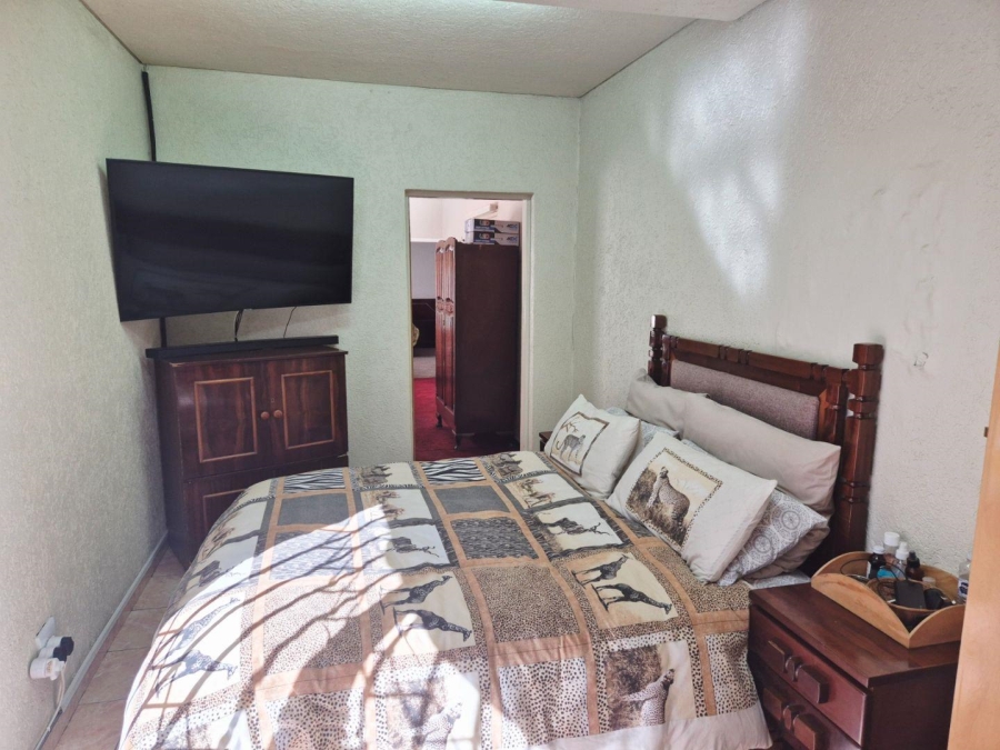 5 Bedroom Property for Sale in Lenasia Ext 1 Gauteng
