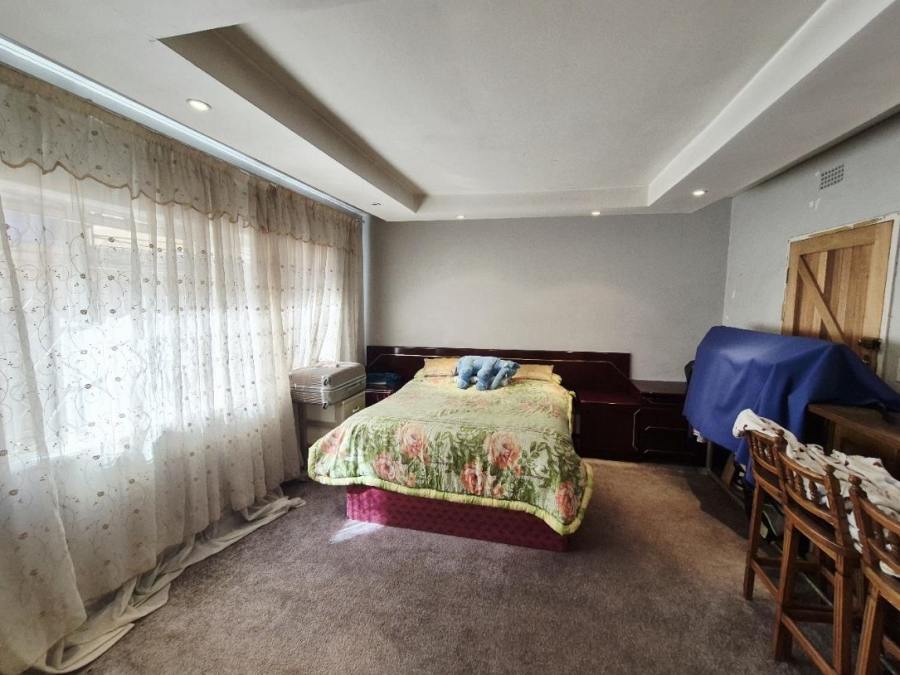 5 Bedroom Property for Sale in Lenasia Ext 1 Gauteng