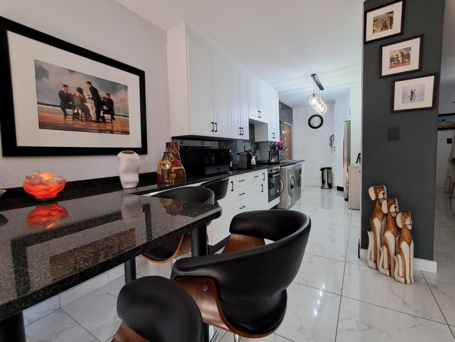 3 Bedroom Property for Sale in Brackenhurst Gauteng