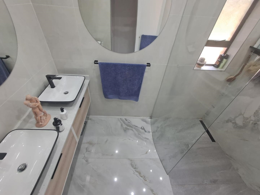 3 Bedroom Property for Sale in Brackenhurst Gauteng