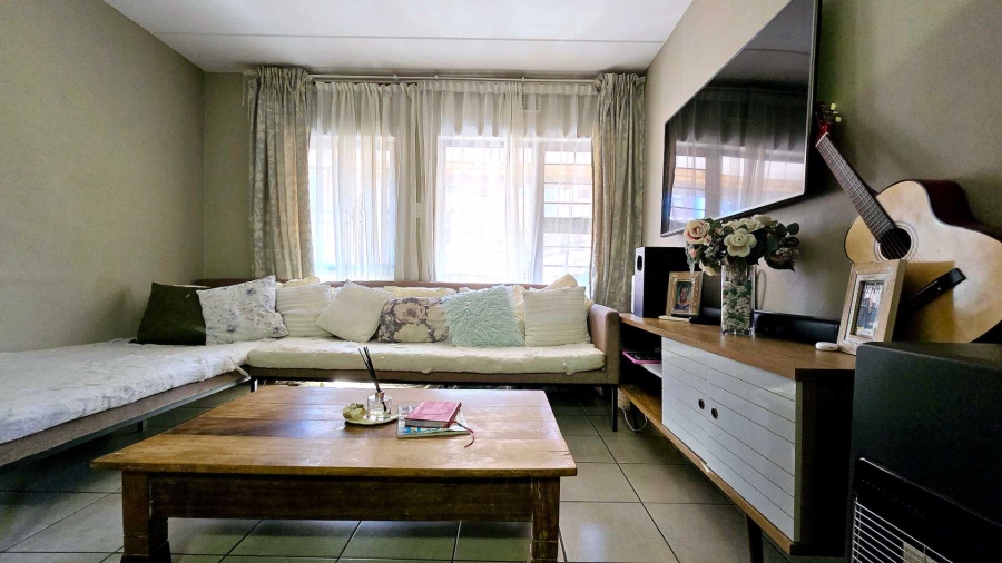 2 Bedroom Property for Sale in La Montagne Gauteng