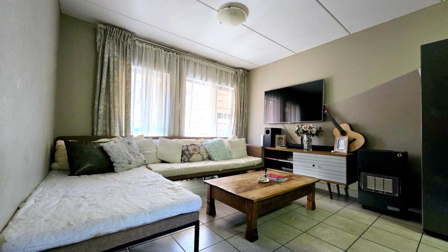 2 Bedroom Property for Sale in La Montagne Gauteng