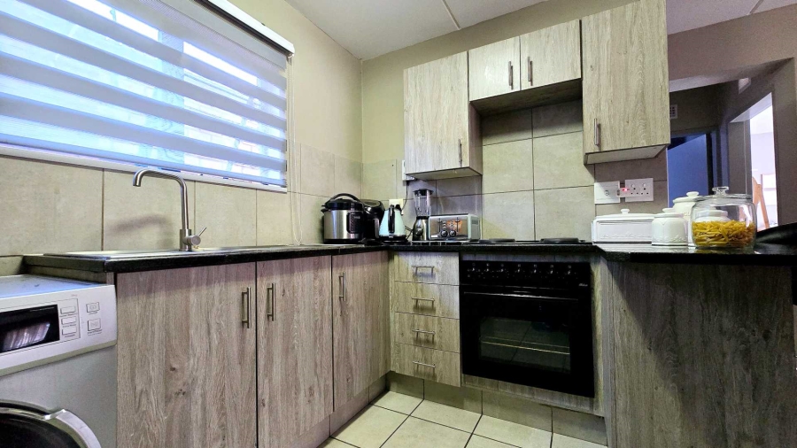 2 Bedroom Property for Sale in La Montagne Gauteng