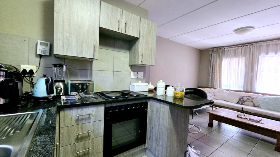 2 Bedroom Property for Sale in La Montagne Gauteng
