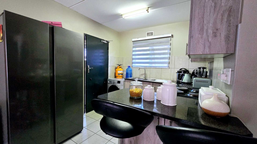 2 Bedroom Property for Sale in La Montagne Gauteng