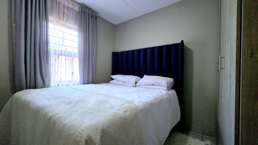 2 Bedroom Property for Sale in La Montagne Gauteng