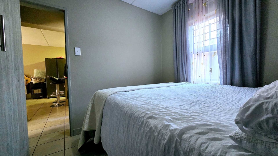 2 Bedroom Property for Sale in La Montagne Gauteng