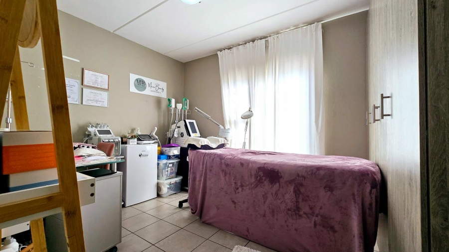2 Bedroom Property for Sale in La Montagne Gauteng