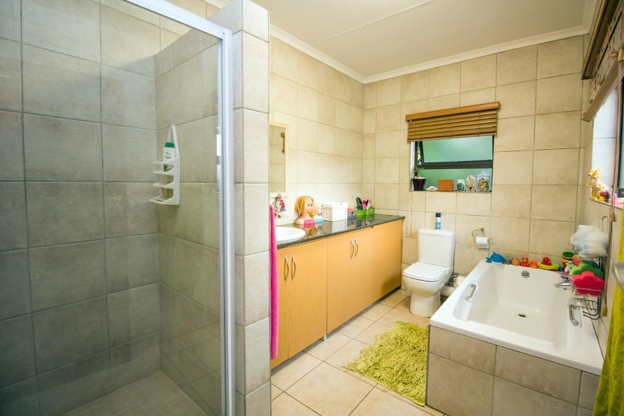 4 Bedroom Property for Sale in Bronberg Gauteng