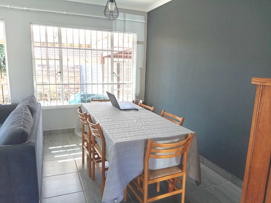 2 Bedroom Property for Sale in Garsfontein Gauteng