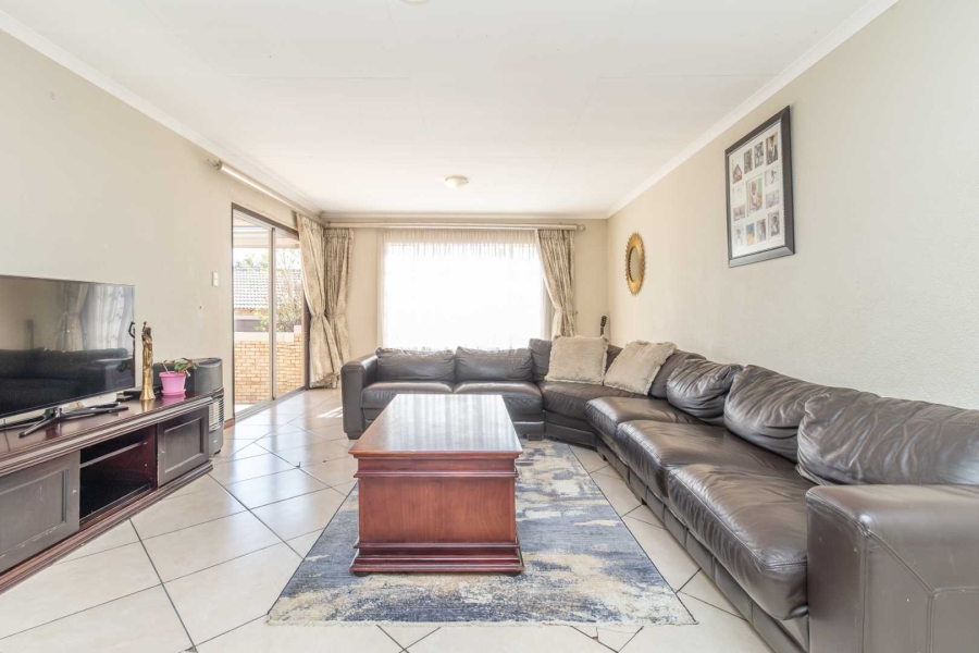 4 Bedroom Property for Sale in Honeydew Ridge Gauteng