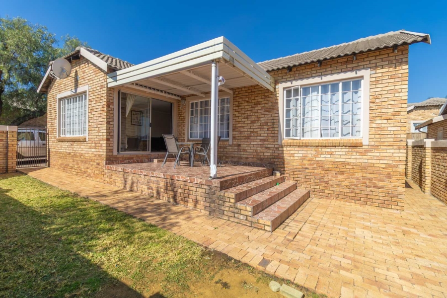 4 Bedroom Property for Sale in Honeydew Ridge Gauteng