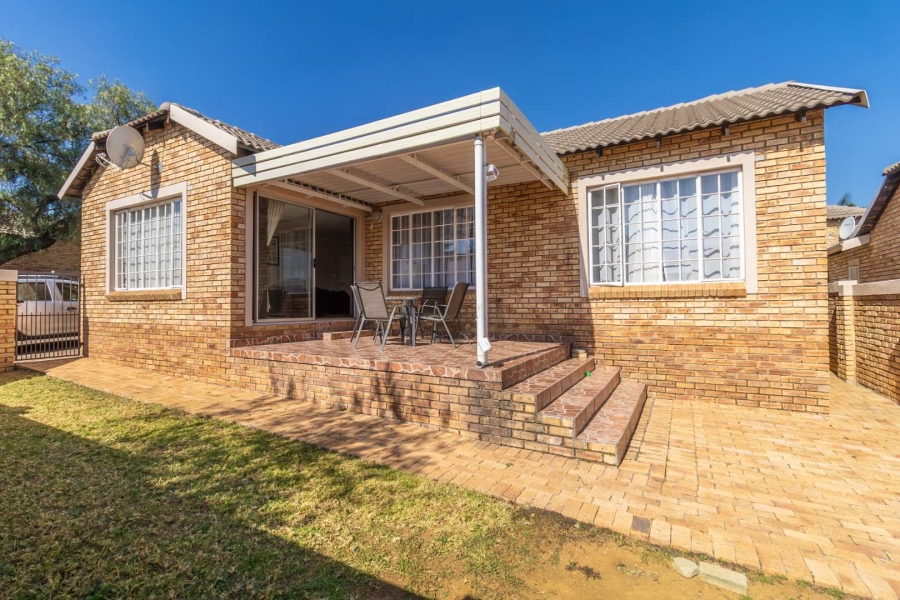 4 Bedroom Property for Sale in Honeydew Ridge Gauteng