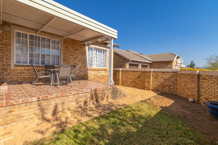 4 Bedroom Property for Sale in Honeydew Ridge Gauteng