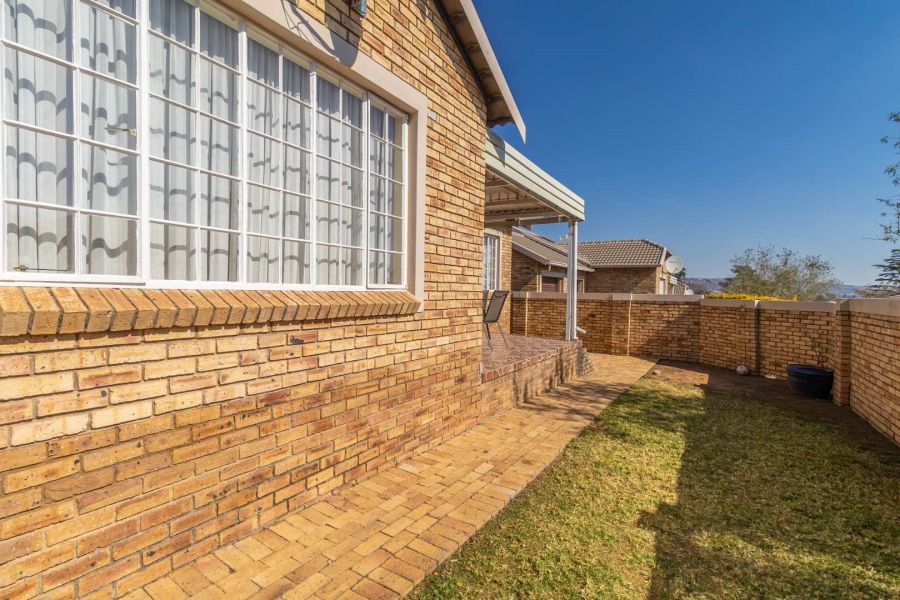 4 Bedroom Property for Sale in Honeydew Ridge Gauteng