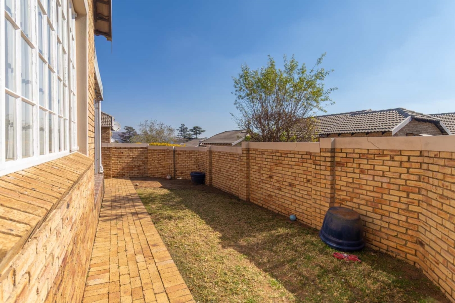 4 Bedroom Property for Sale in Honeydew Ridge Gauteng