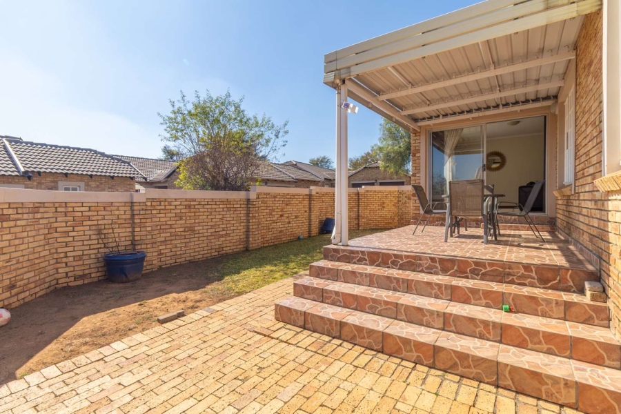 4 Bedroom Property for Sale in Honeydew Ridge Gauteng