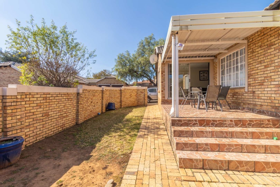 4 Bedroom Property for Sale in Honeydew Ridge Gauteng