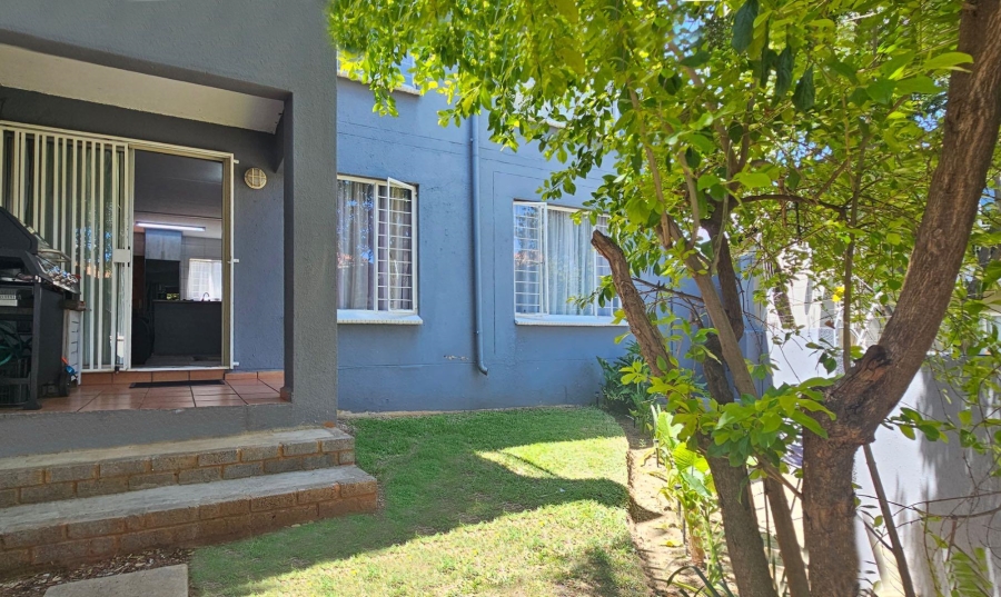 2 Bedroom Property for Sale in Radiokop Gauteng