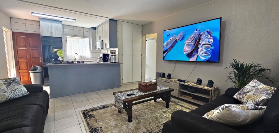 2 Bedroom Property for Sale in Radiokop Gauteng