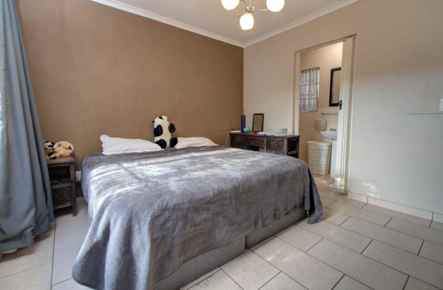 3 Bedroom Property for Sale in Wilgeheuwel Gauteng