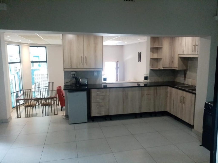 To Let 1 Bedroom Property for Rent in Fontainebleau Gauteng