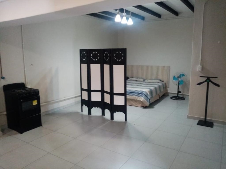 To Let 1 Bedroom Property for Rent in Fontainebleau Gauteng