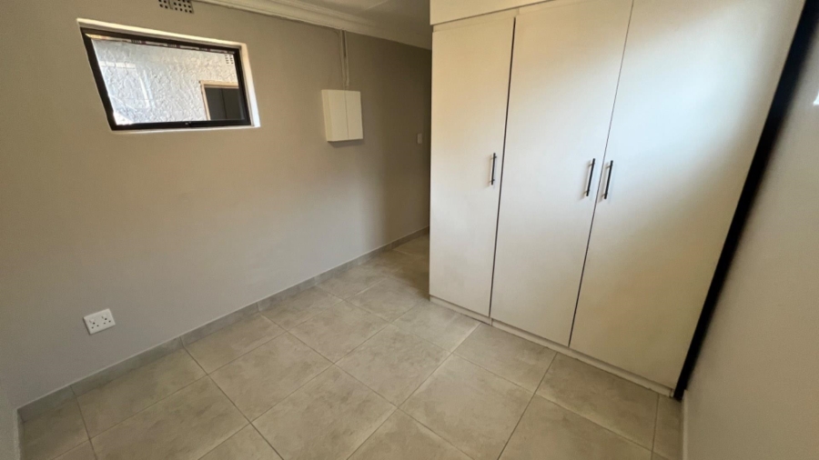 To Let 1 Bedroom Property for Rent in Mondeor Gauteng