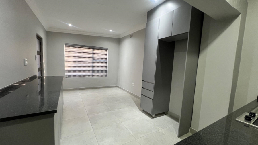 To Let 1 Bedroom Property for Rent in Mondeor Gauteng