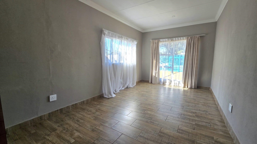 To Let 5 Bedroom Property for Rent in Randhart Gauteng