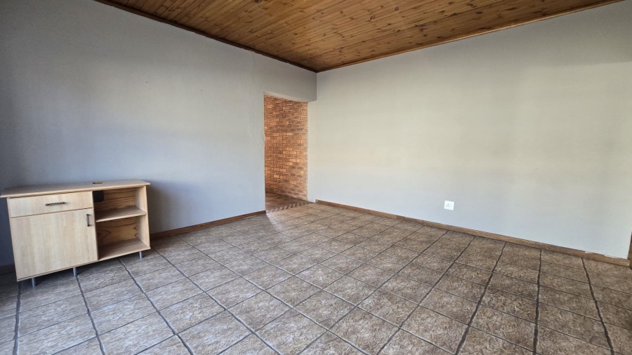 To Let 5 Bedroom Property for Rent in Randhart Gauteng