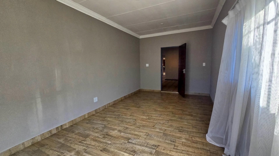 To Let 5 Bedroom Property for Rent in Randhart Gauteng