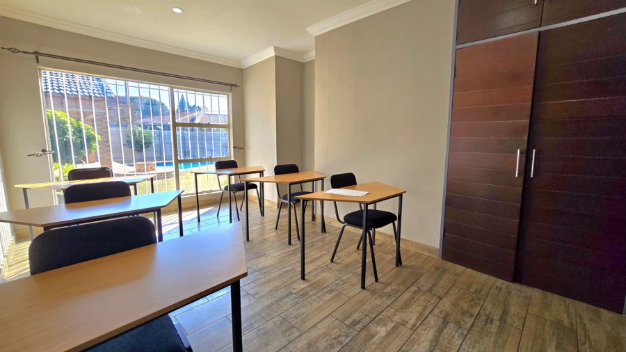 To Let 5 Bedroom Property for Rent in Randhart Gauteng
