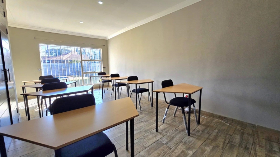 To Let 5 Bedroom Property for Rent in Randhart Gauteng