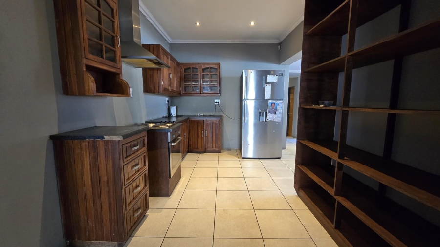 To Let 5 Bedroom Property for Rent in Randhart Gauteng