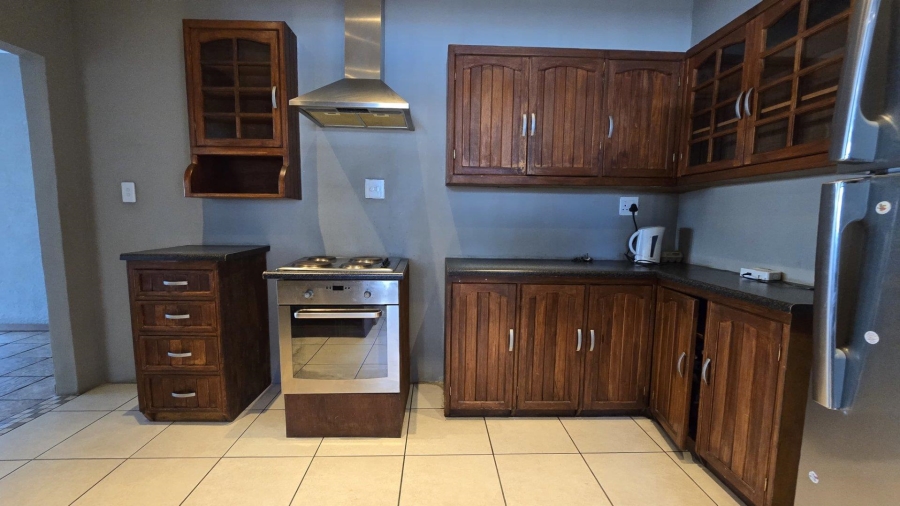 To Let 5 Bedroom Property for Rent in Randhart Gauteng