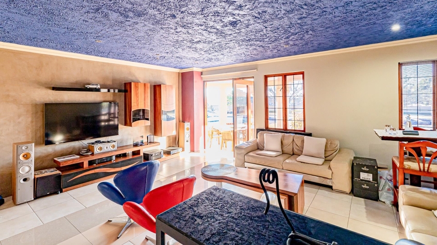 5 Bedroom Property for Sale in Raslouw A H Gauteng