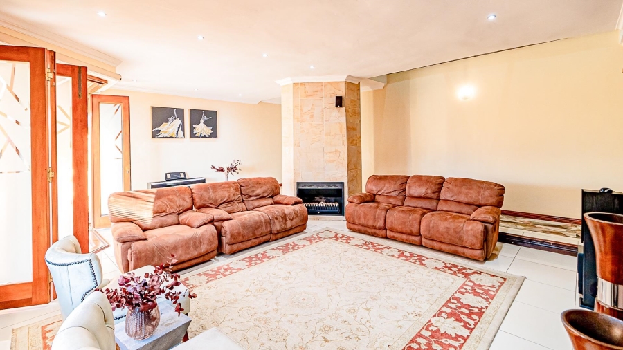 5 Bedroom Property for Sale in Raslouw A H Gauteng